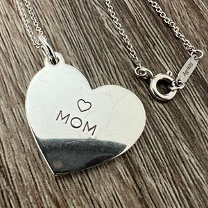 Mom‎ charm necklace